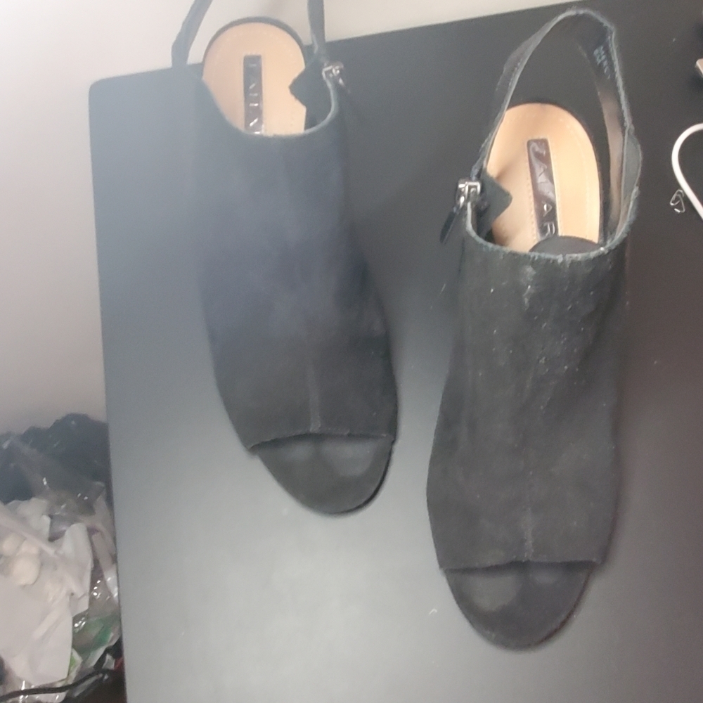 Tahari Black Sandals